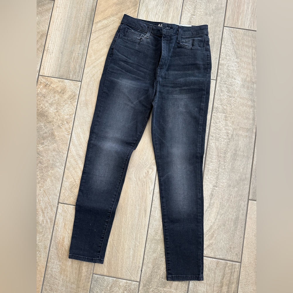 New with tags! Arizona super high rise ankle jeans!